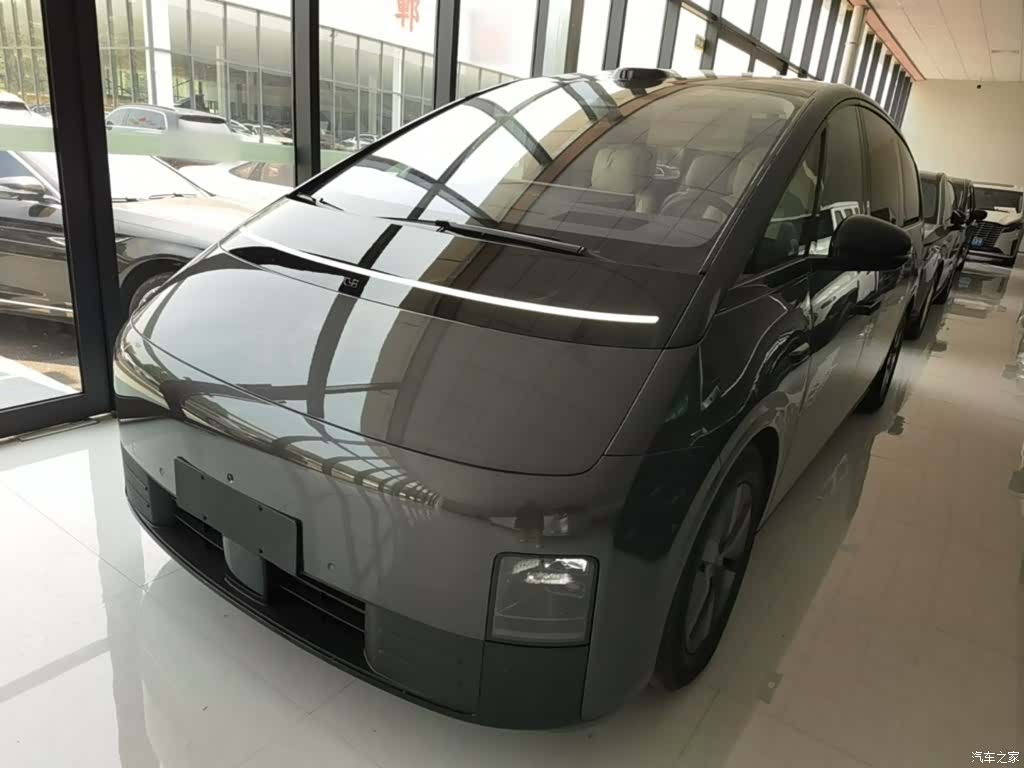 Li Auto MEGA, 2026 1