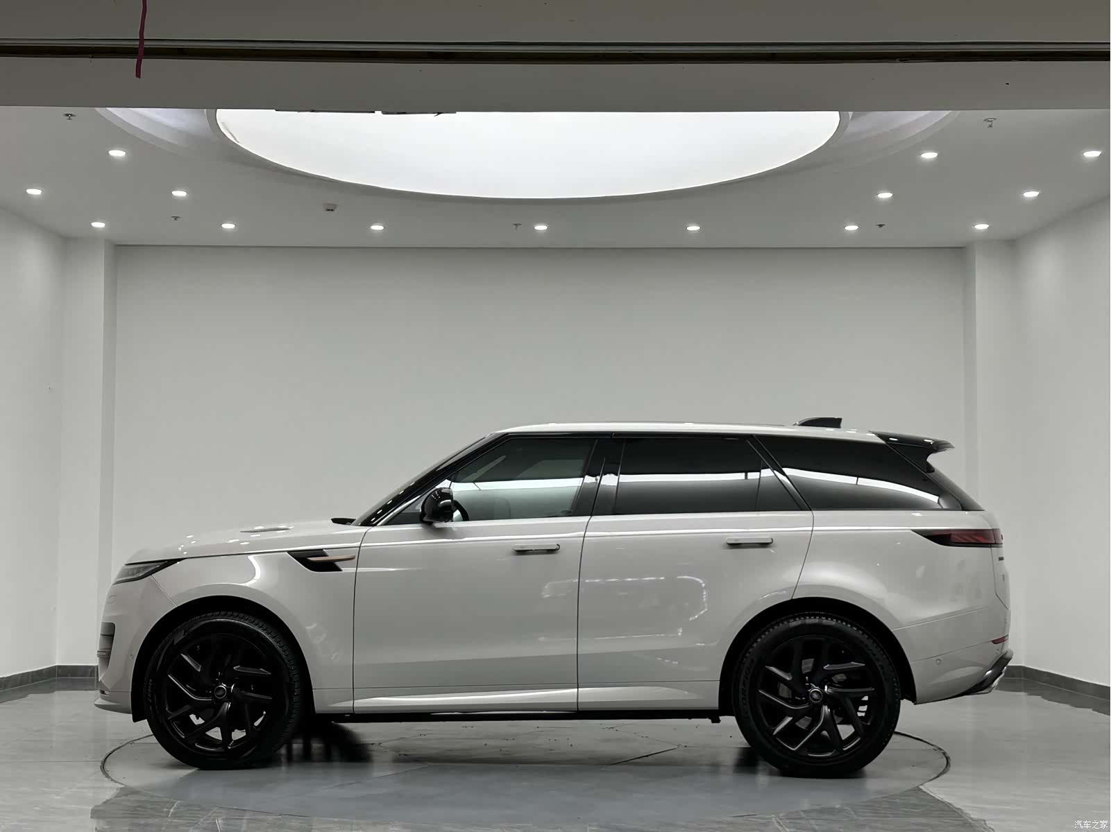 Land Rover Range Rover, 2024 все фото