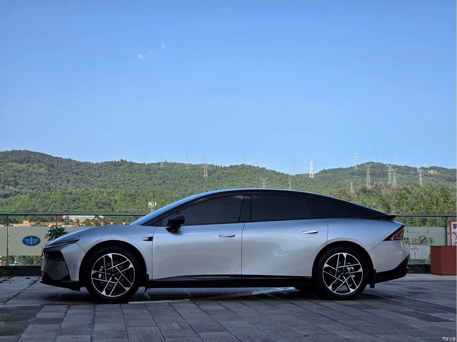 Xpeng P7, 2025 2