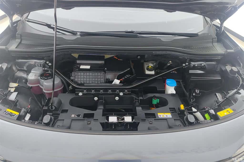 Volkswagen ID.4, 2025 10