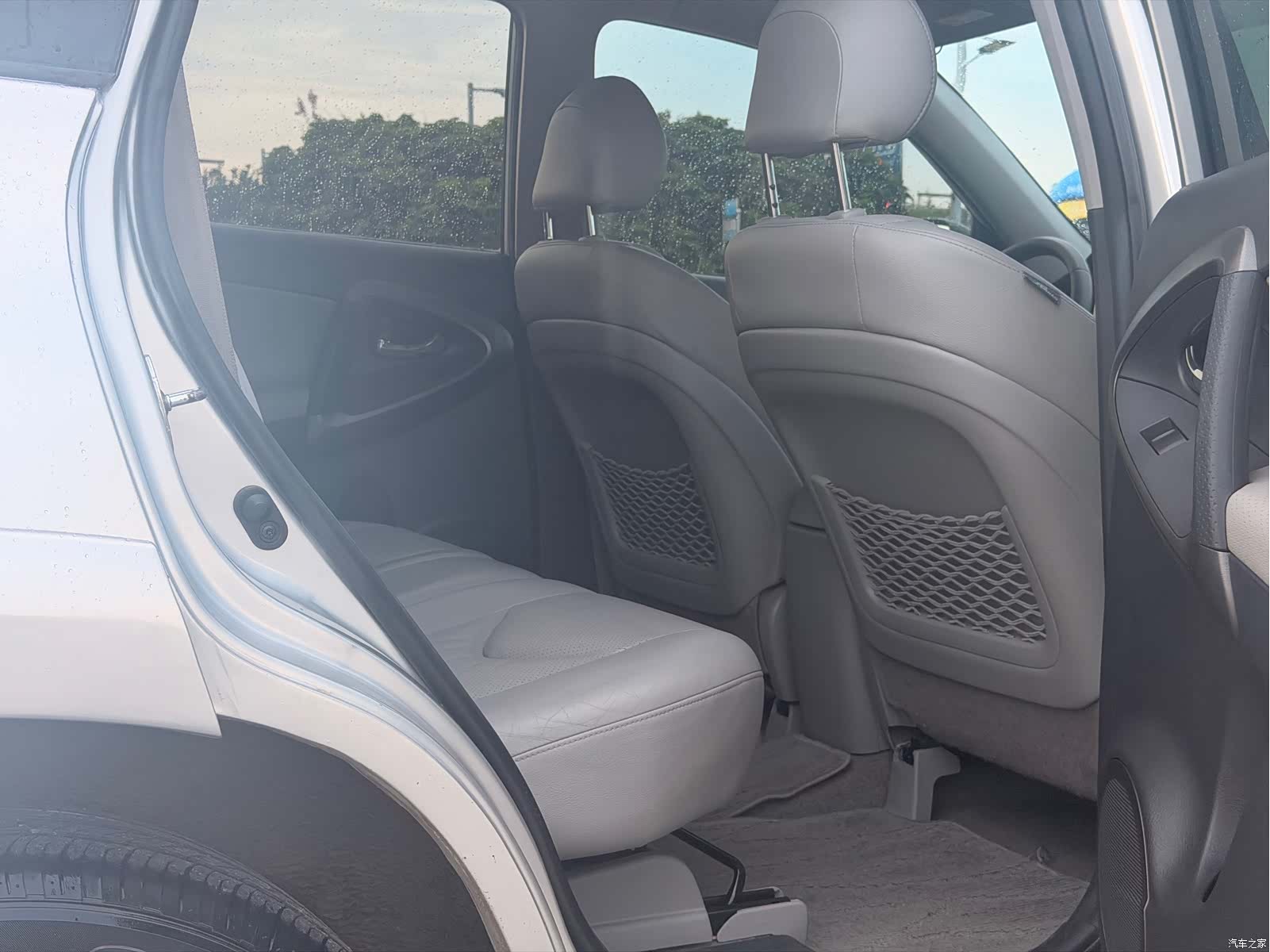 Toyota RAV4, 2009 7