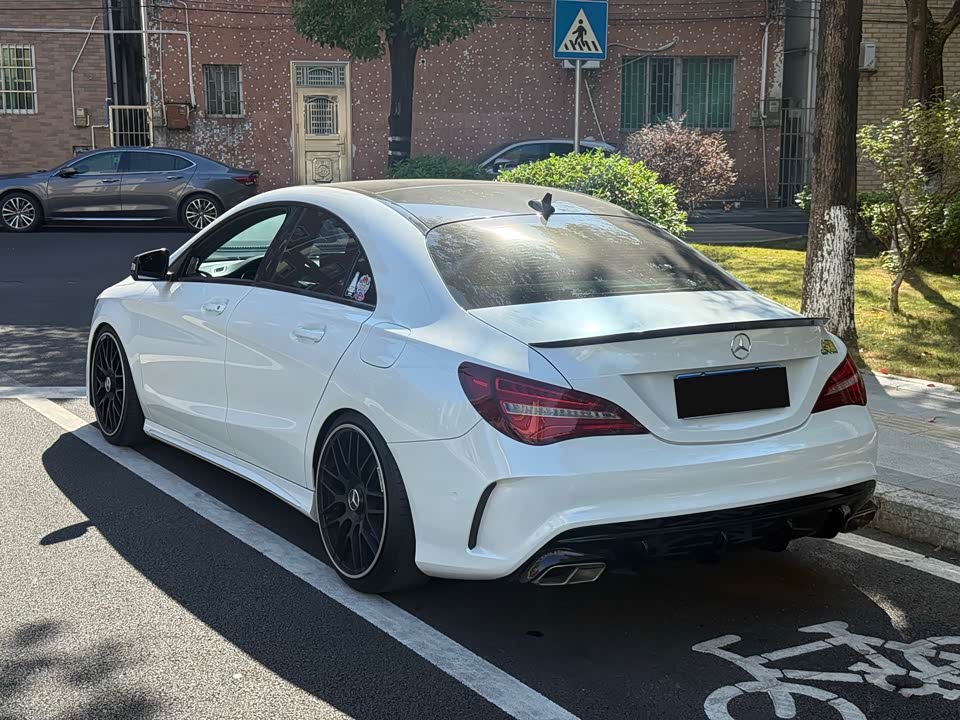 Mercedes-Benz CLA