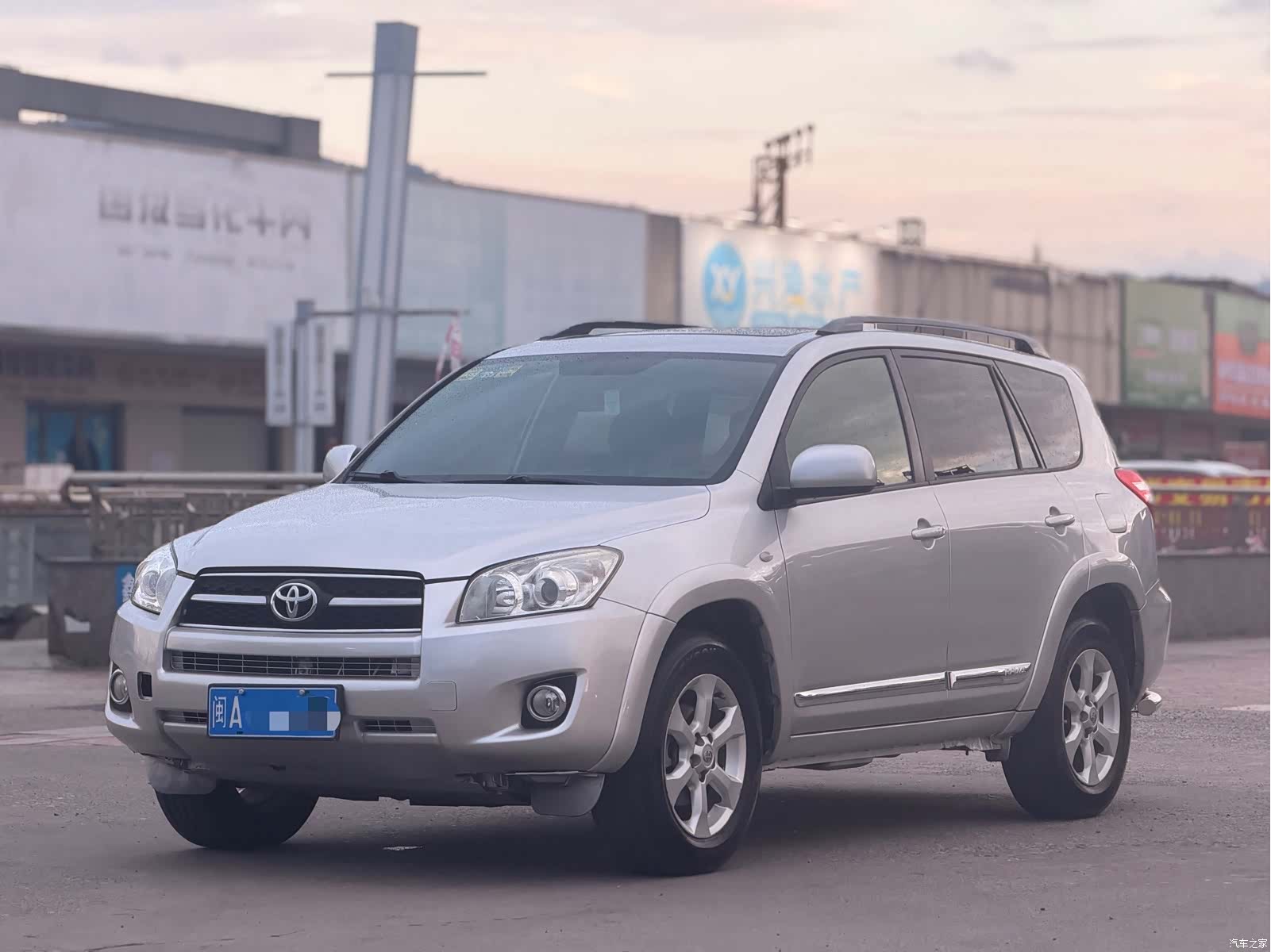 Toyota RAV4, 2009 1