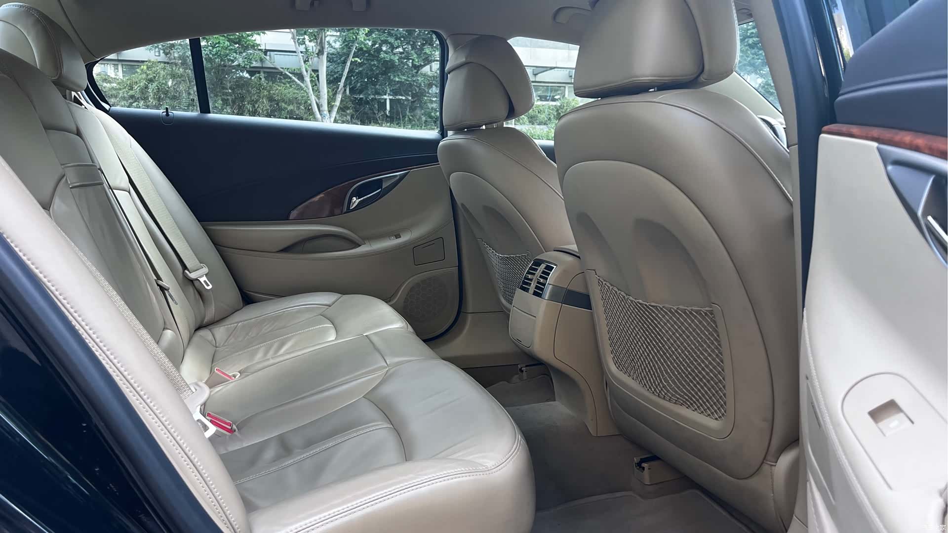 Buick LaCrosse, 2011 17