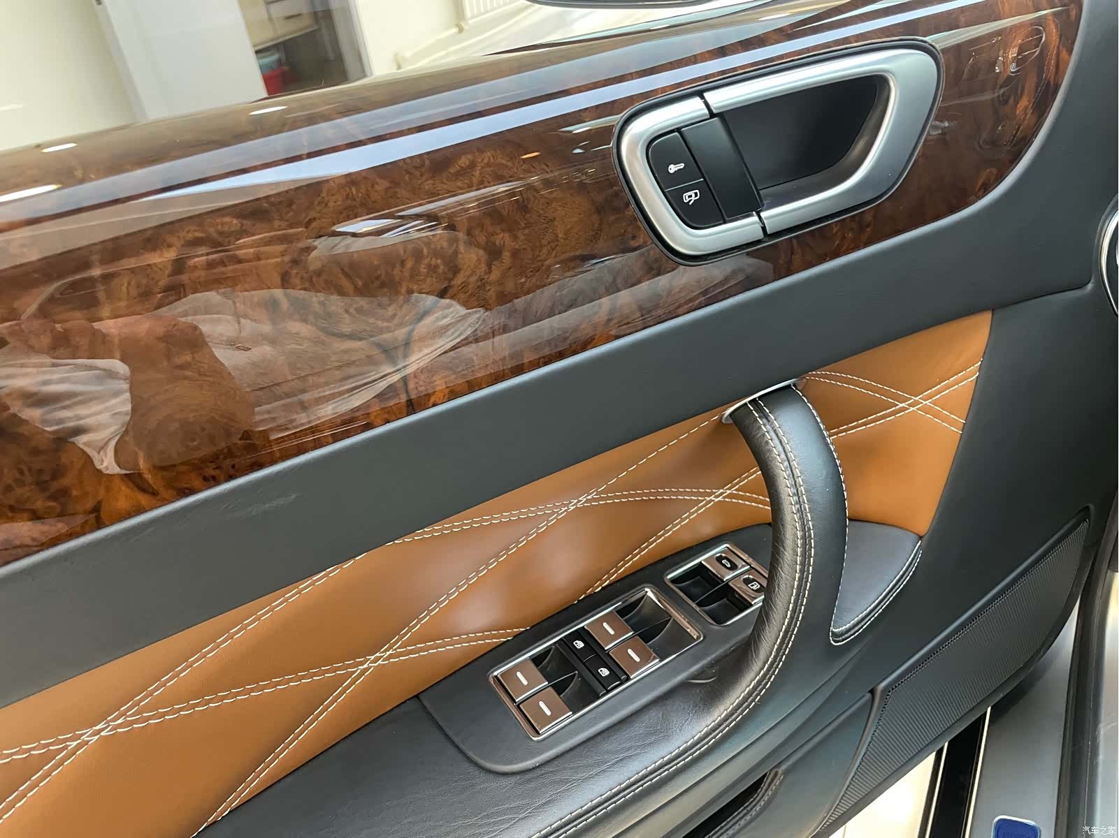 Bentley Flying Spur, 2012 35