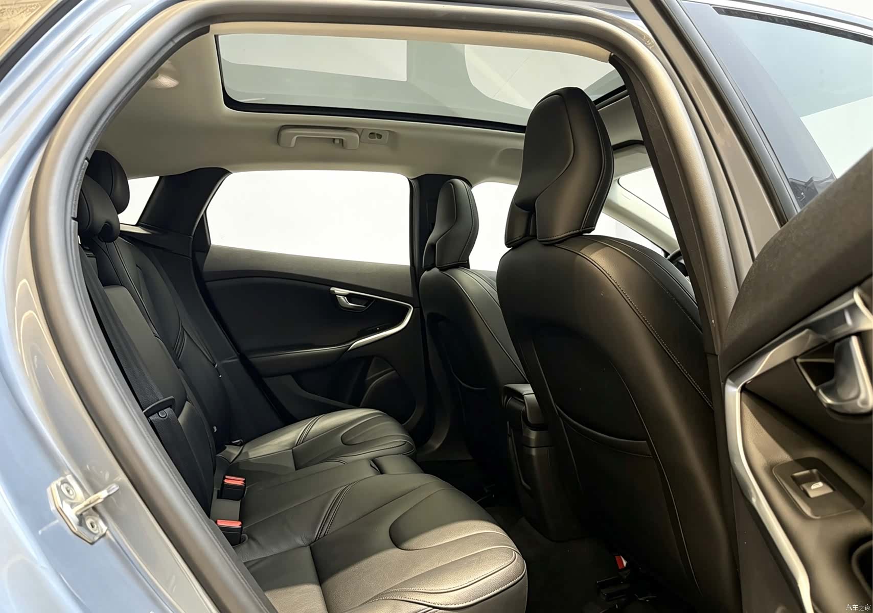 Volvo V40, 2017 14