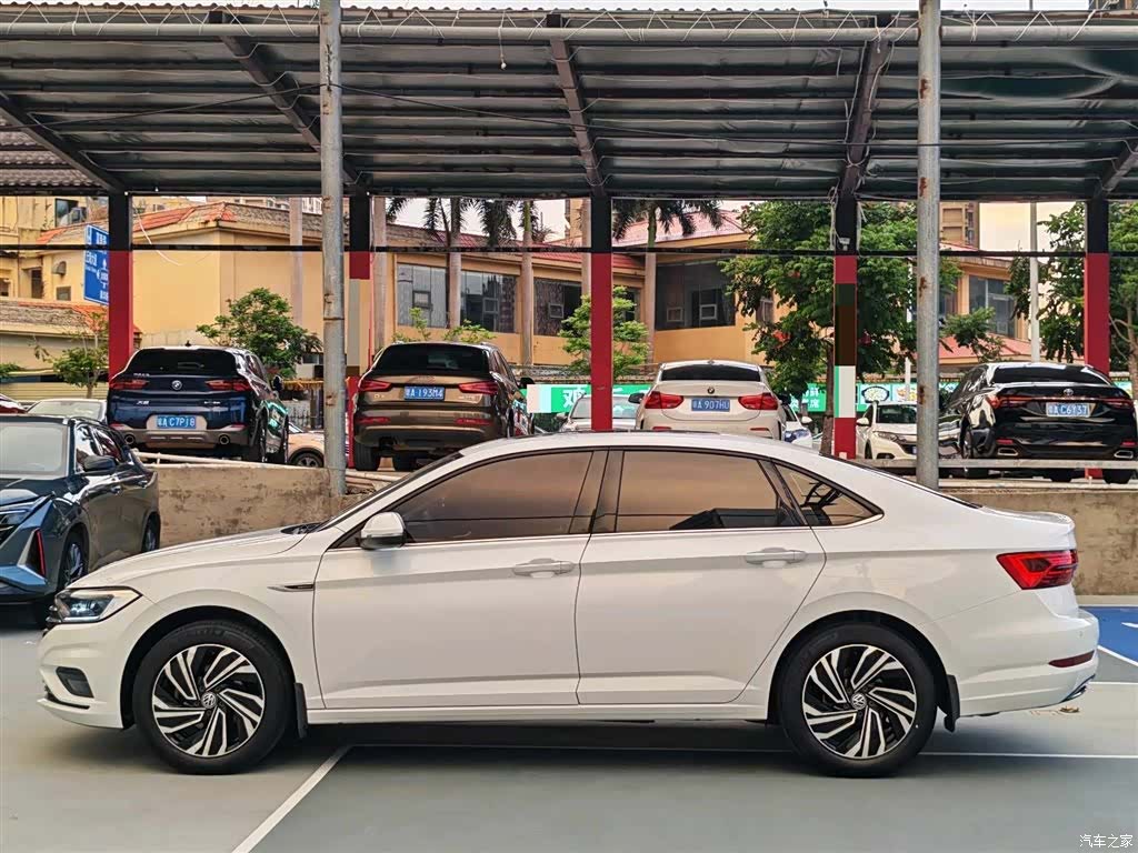 Volkswagen Sagitar, 2020 9