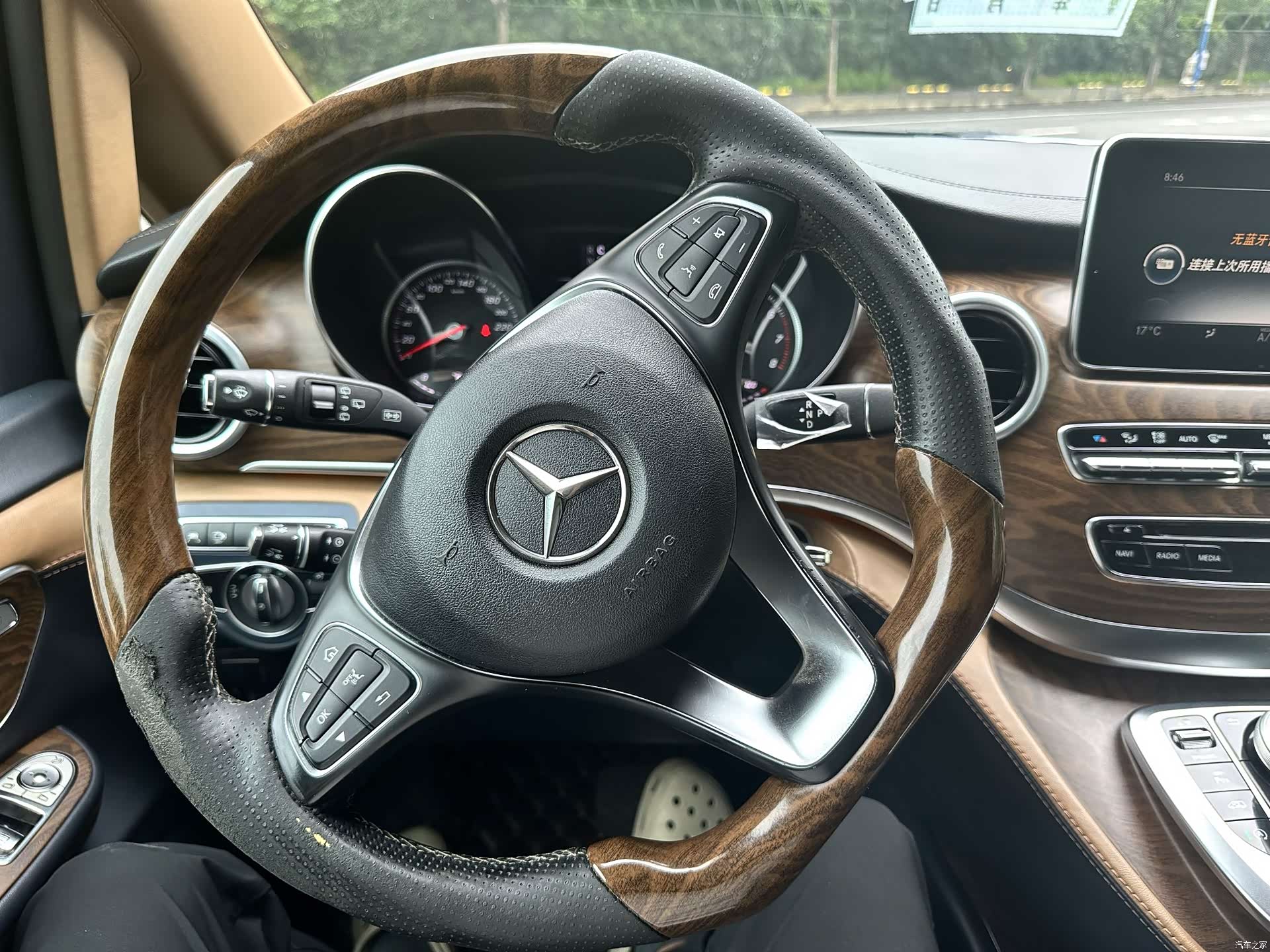 Mercedes-Benz V-Class, 2020 19
