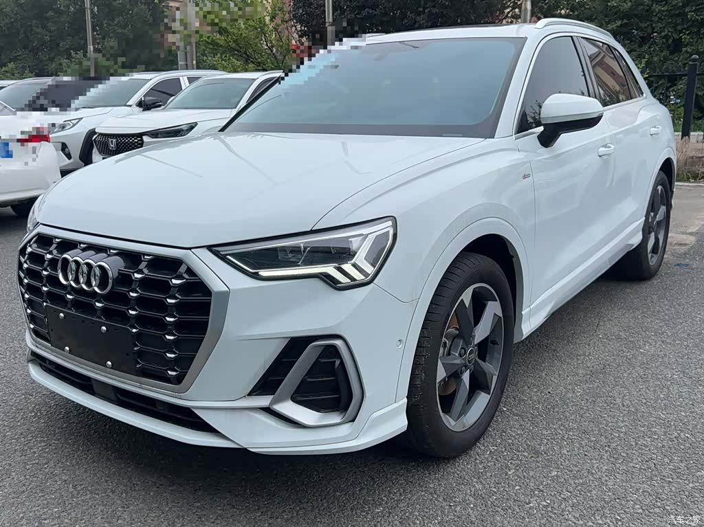 Audi Q3, 2023 1