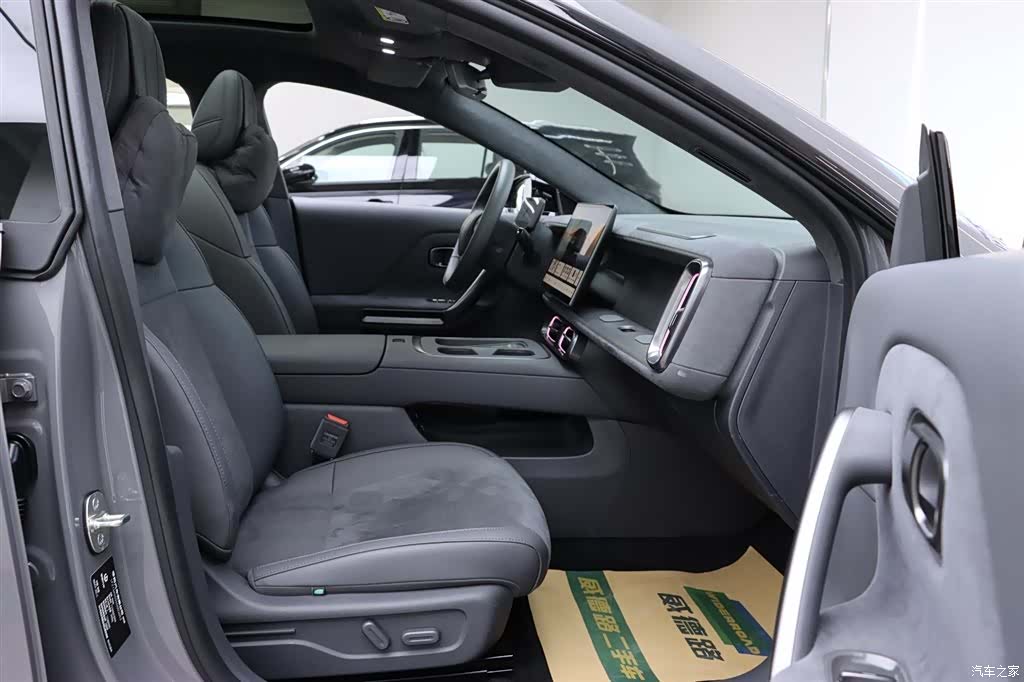 Leapmotor Lafa5, 2025 17