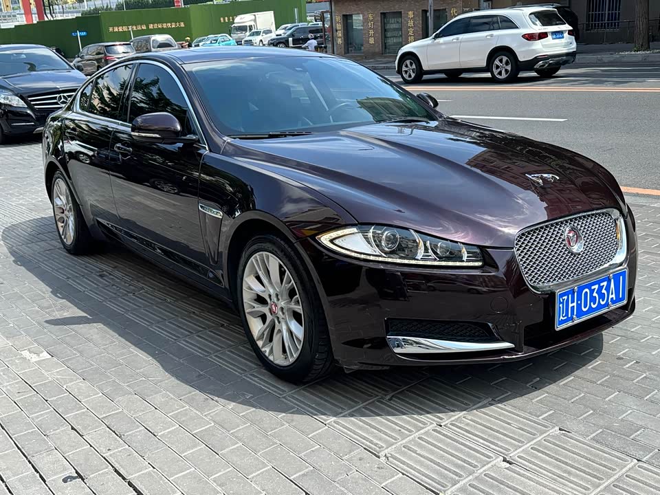 Jaguar XF