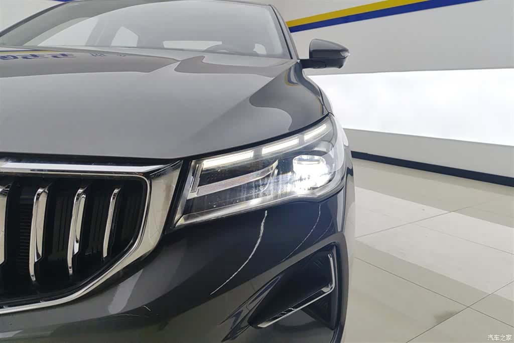 Geely Emgrand, 2025 все фото