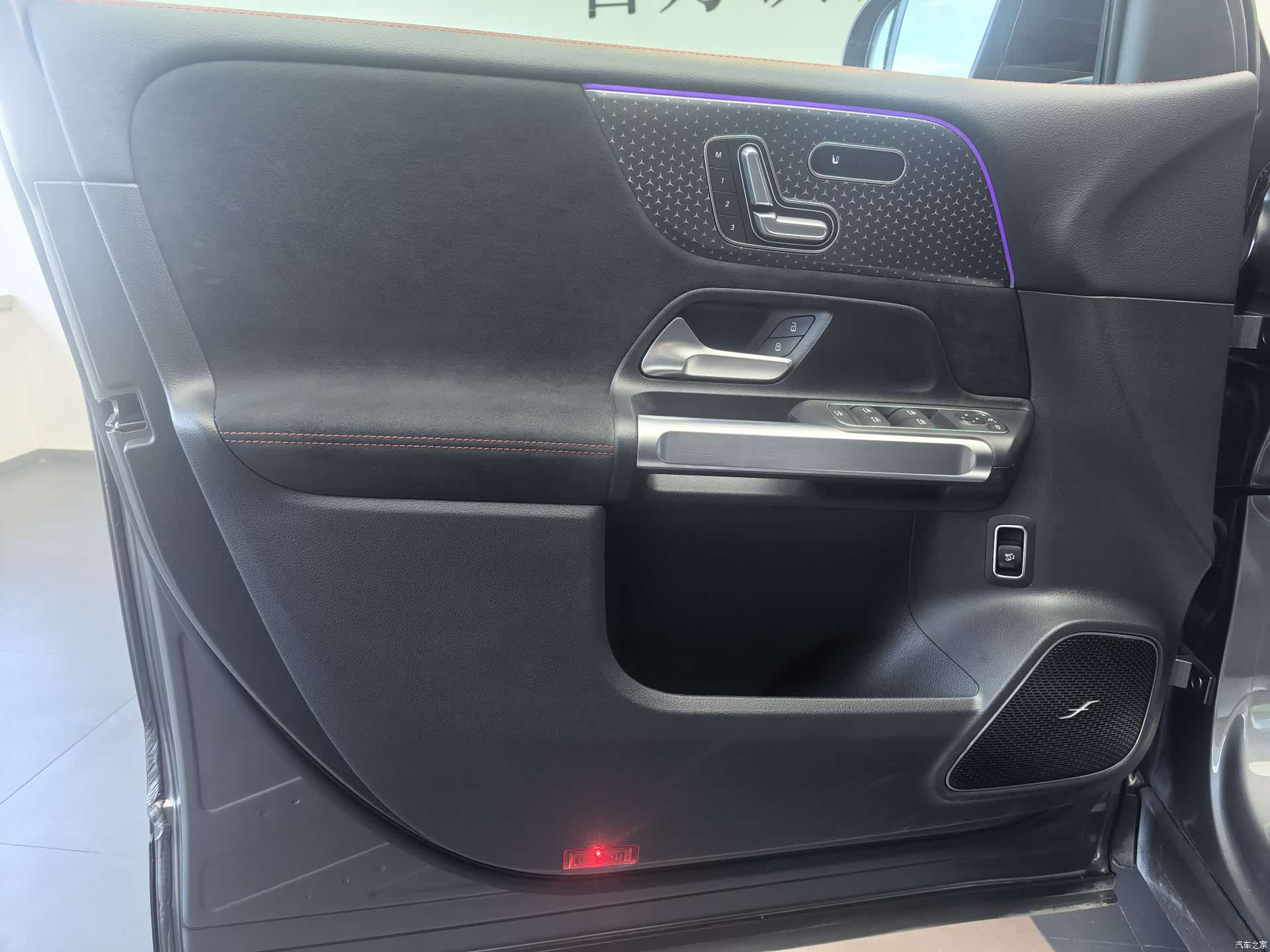 Mercedes-Benz GLB, 2025 13