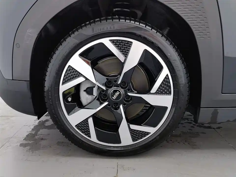 MINI Electric ACEMAN