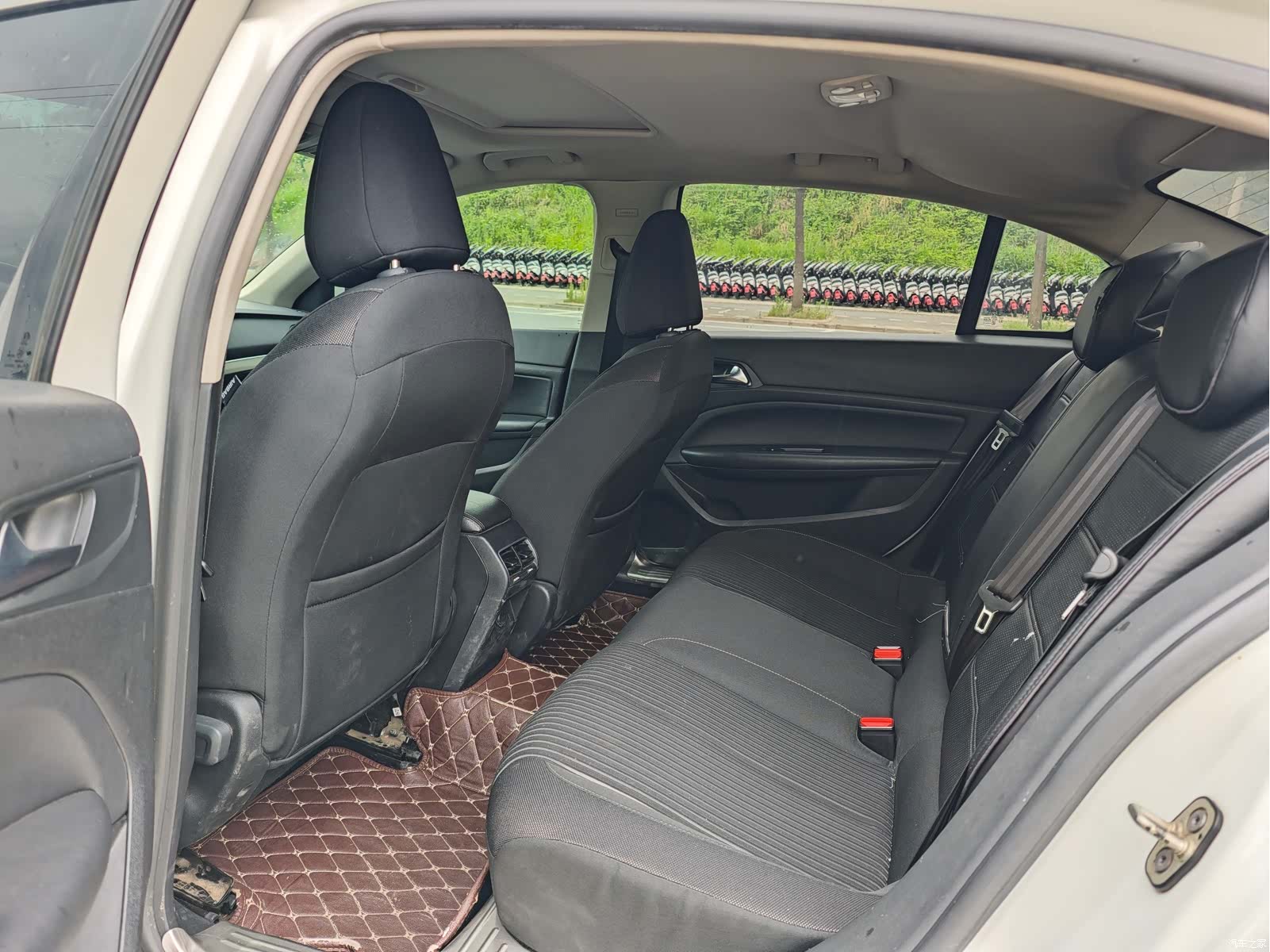 Peugeot 408, 2016 6