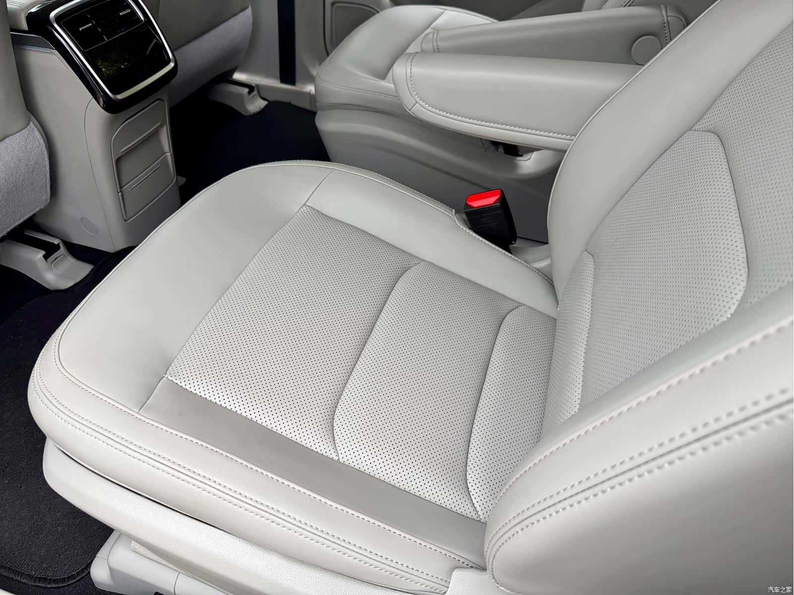 Geely Jiaji, 2021 14