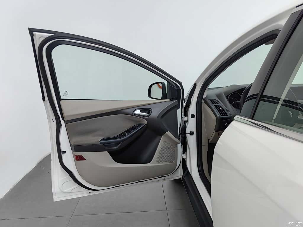Ford Focus, 2013 8