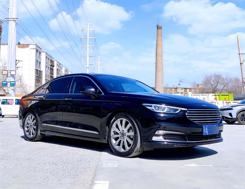 Ford Taurus, 2022 3