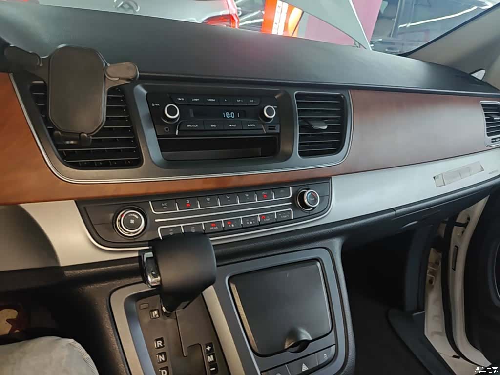 Maxus G10, 2016 13