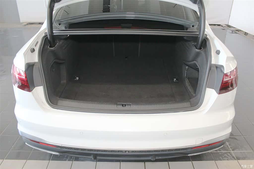 Audi A4L, 2024 7