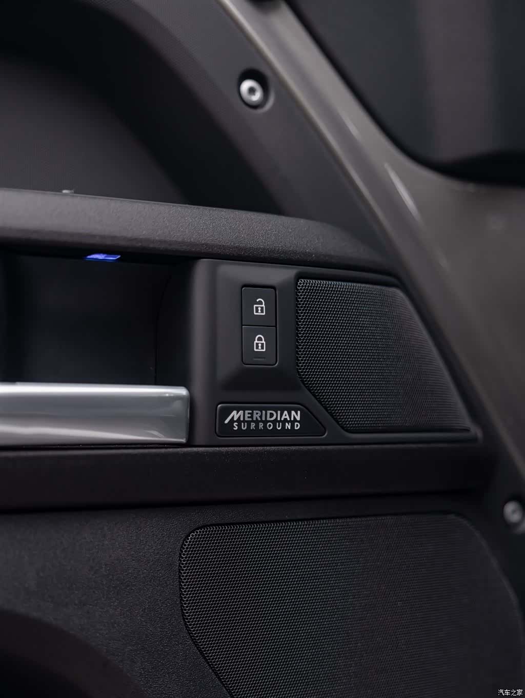 Land Rover Defender, 2024 16