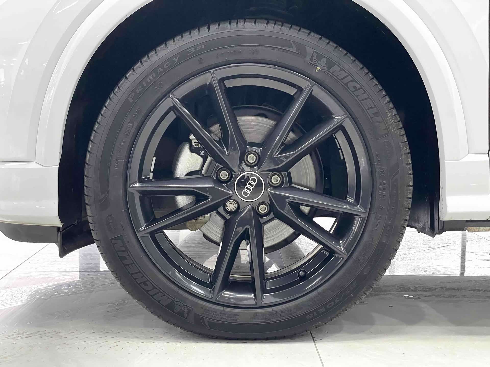 Audi Q2L, 2023 17