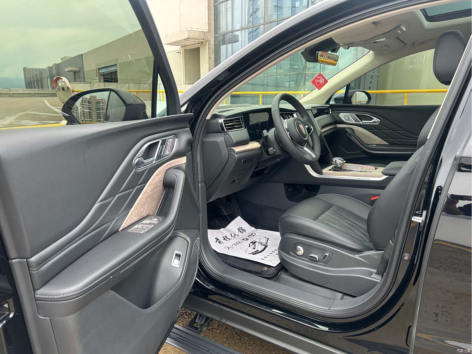 Hongqi HS7, 2024 4