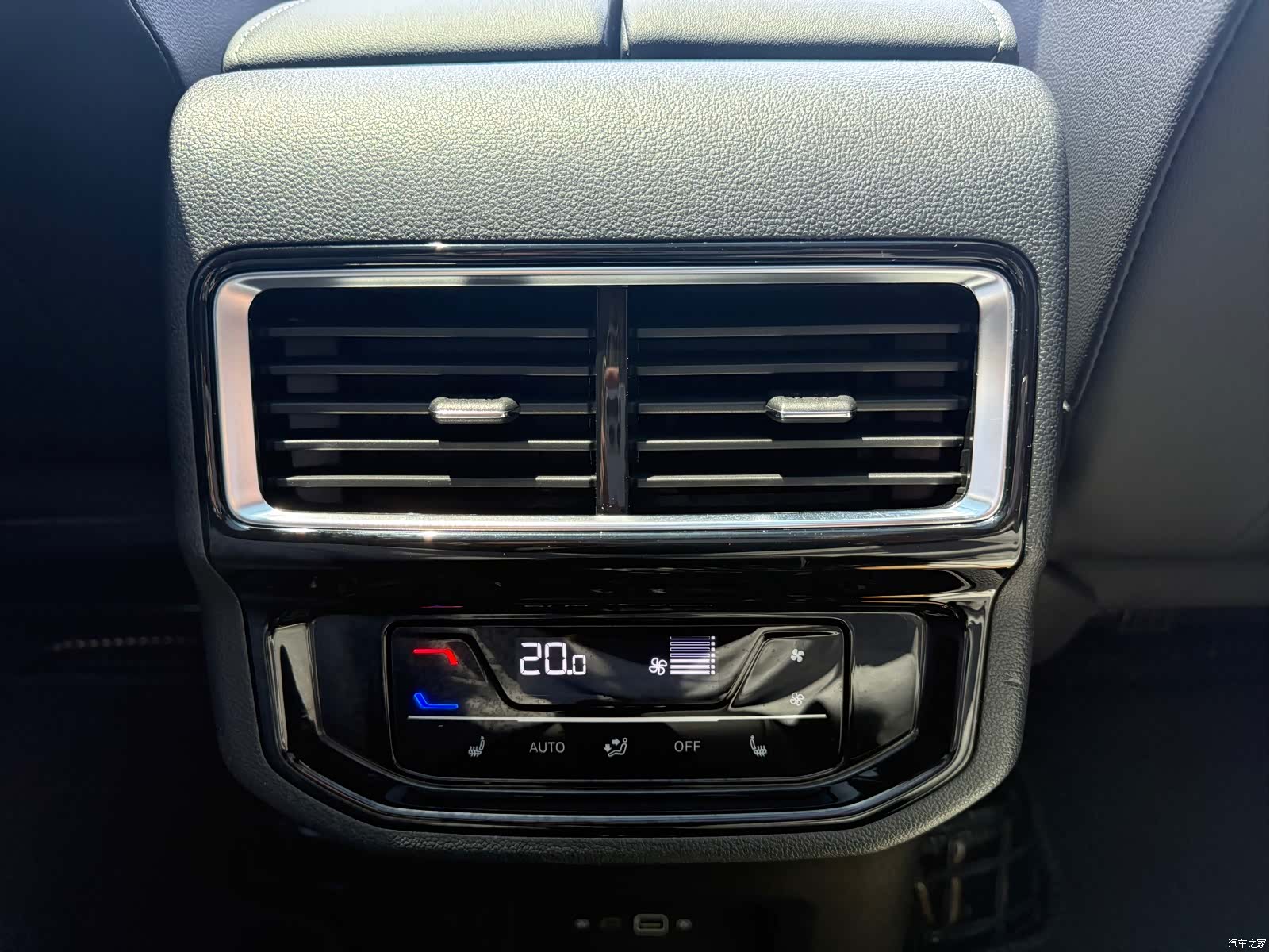 Volkswagen Teramont X, 2023 12