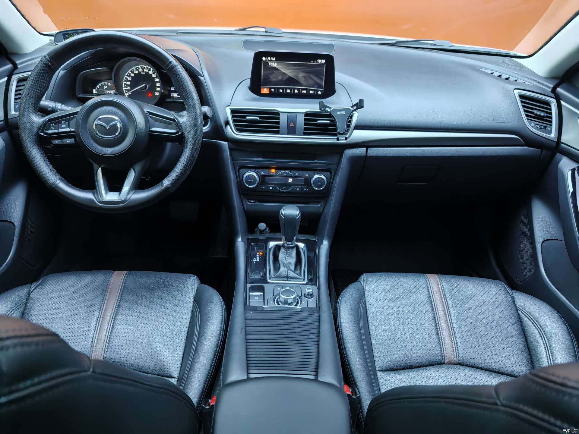 Mazda Mazda3, 2018 24