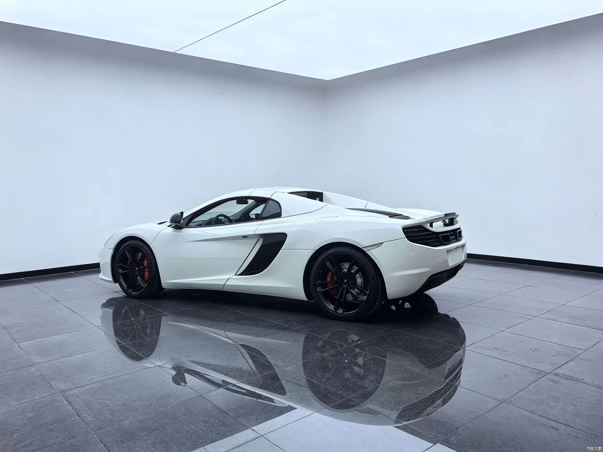 McLaren 12C, 2014 4
