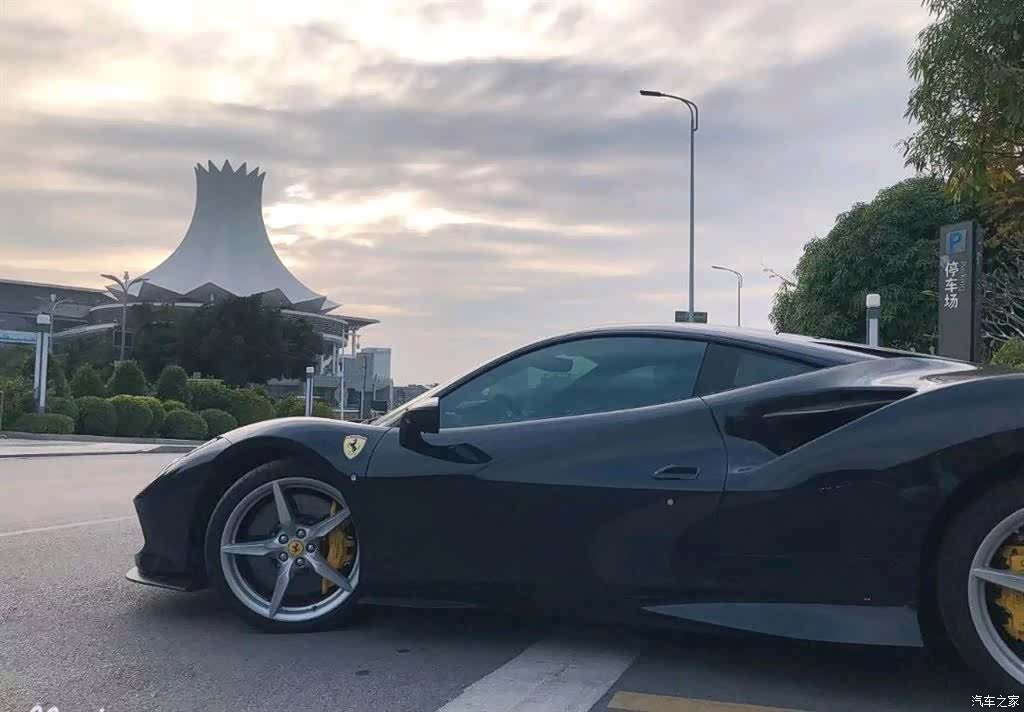 Ferrari F8, 2020 3