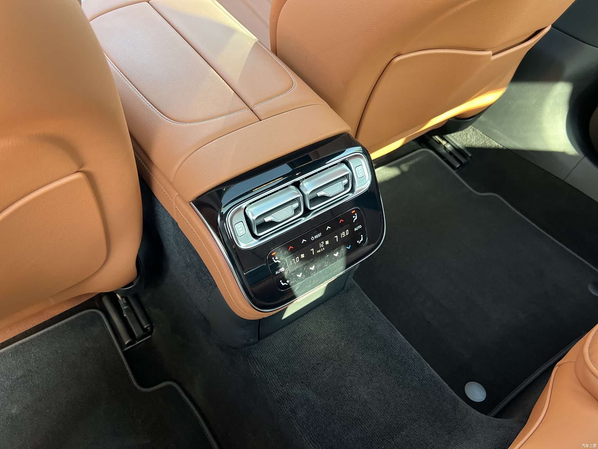 Mercedes-Benz S-Class, 2023 9