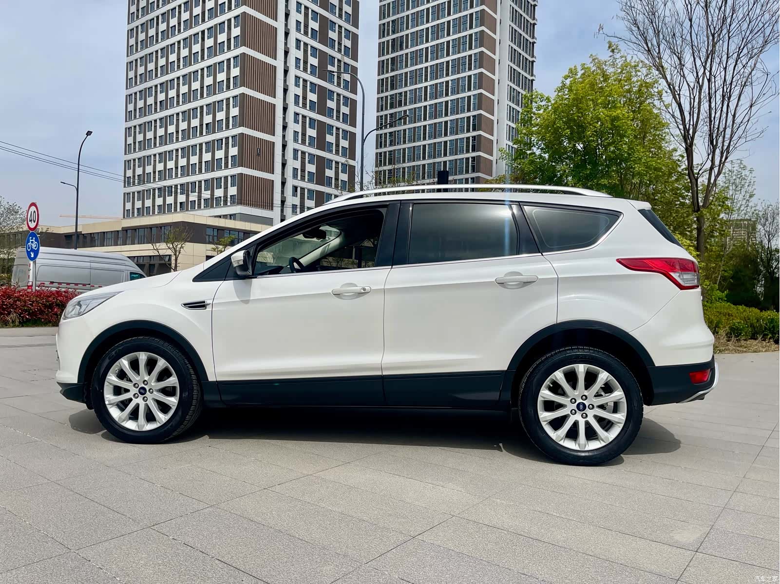 Ford Kuga, 2016 24