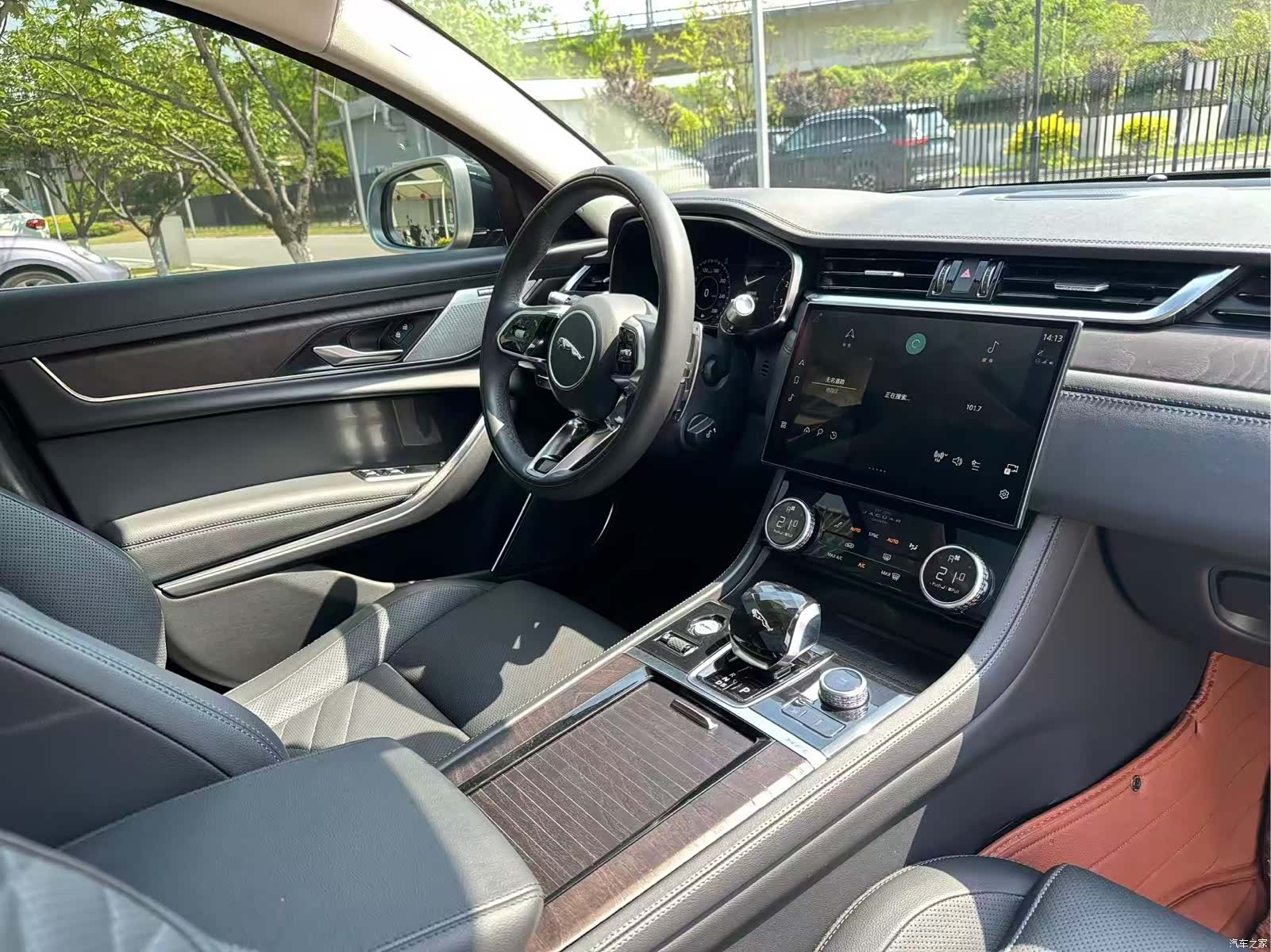 Land Rover P250, 2022 13