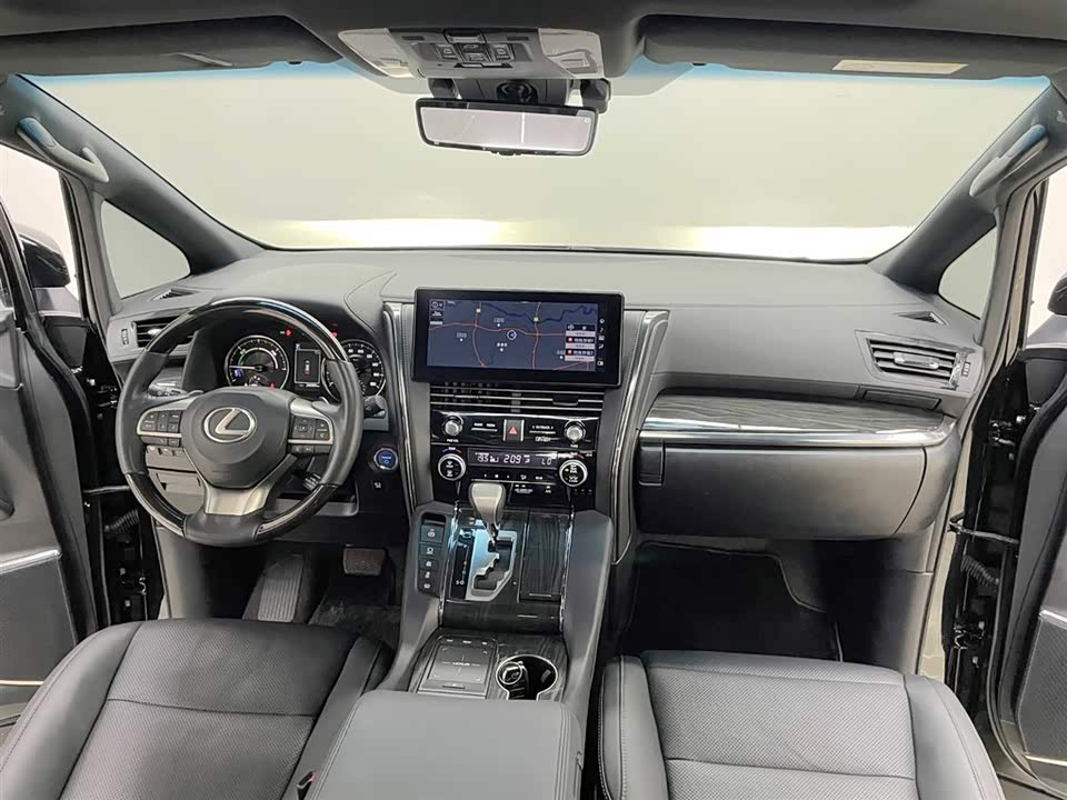 Lexus LM Lexus LM