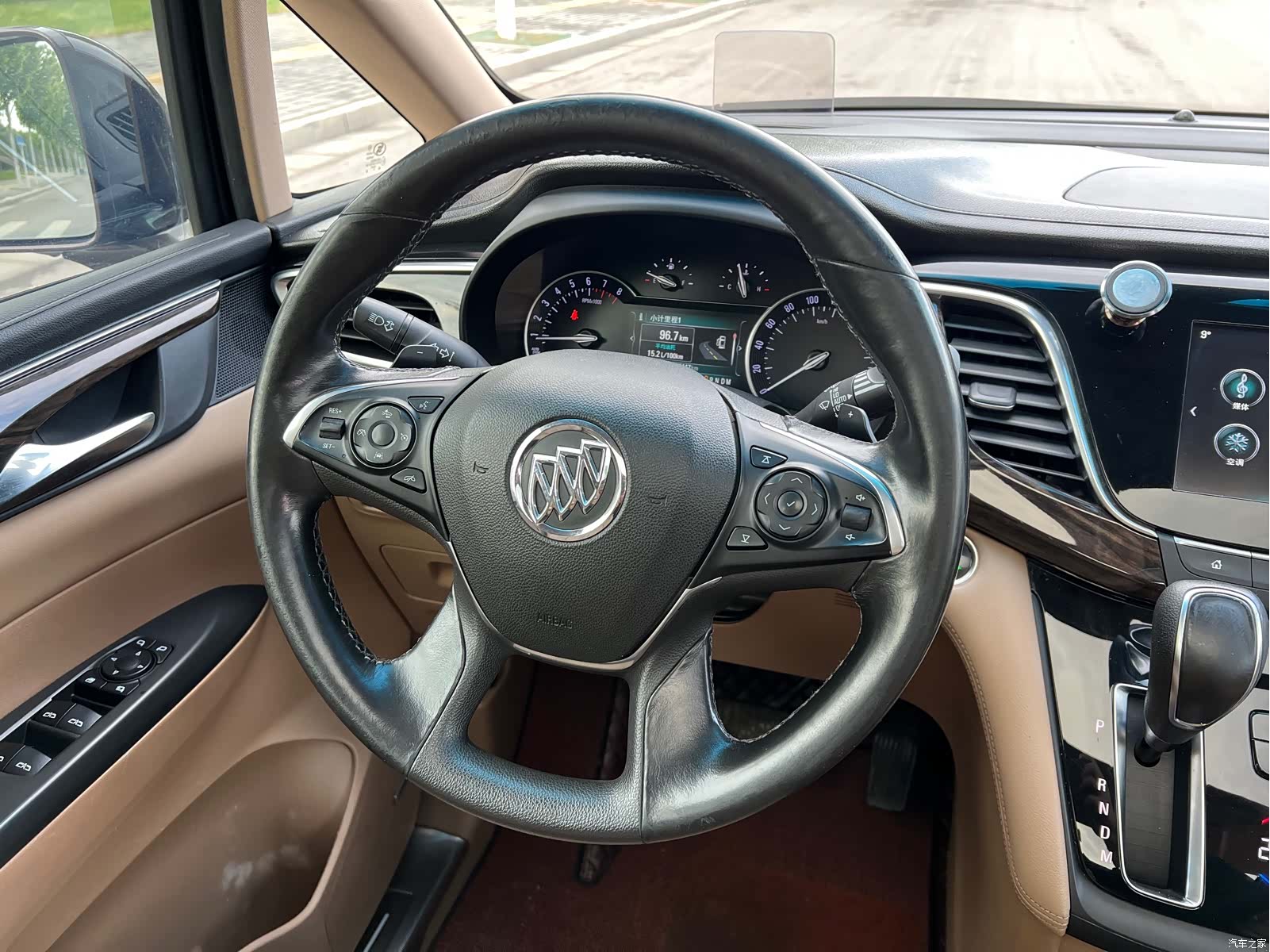 Buick GL8, 2017 19