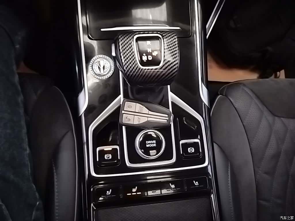 Hongqi HS5, 2022 7