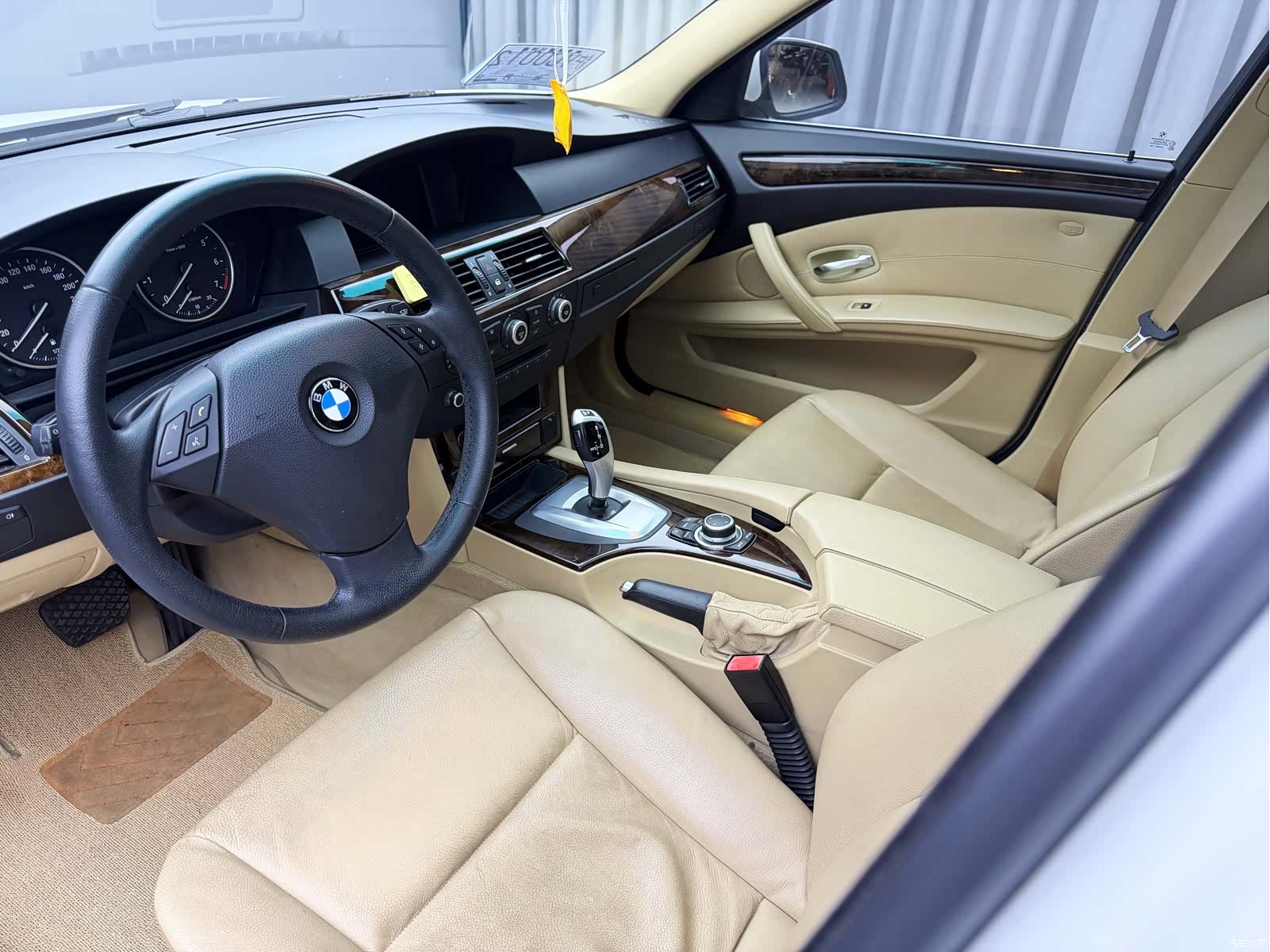 BMW 5 Series, 2010 9