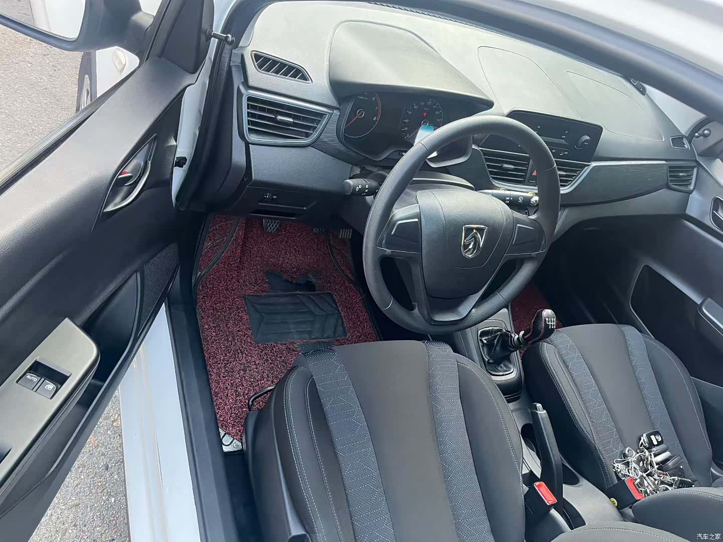 Wuling 310W, 2018 7