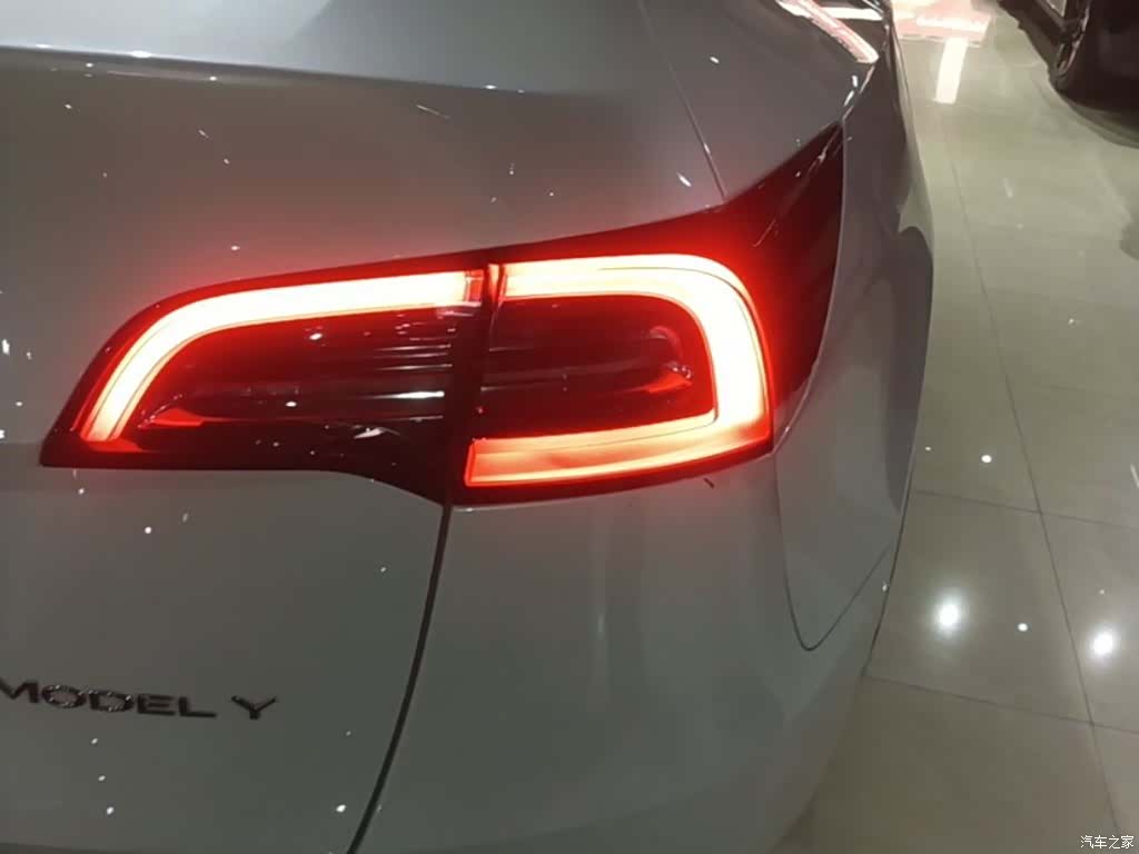 Tesla Model Y, 2021 8