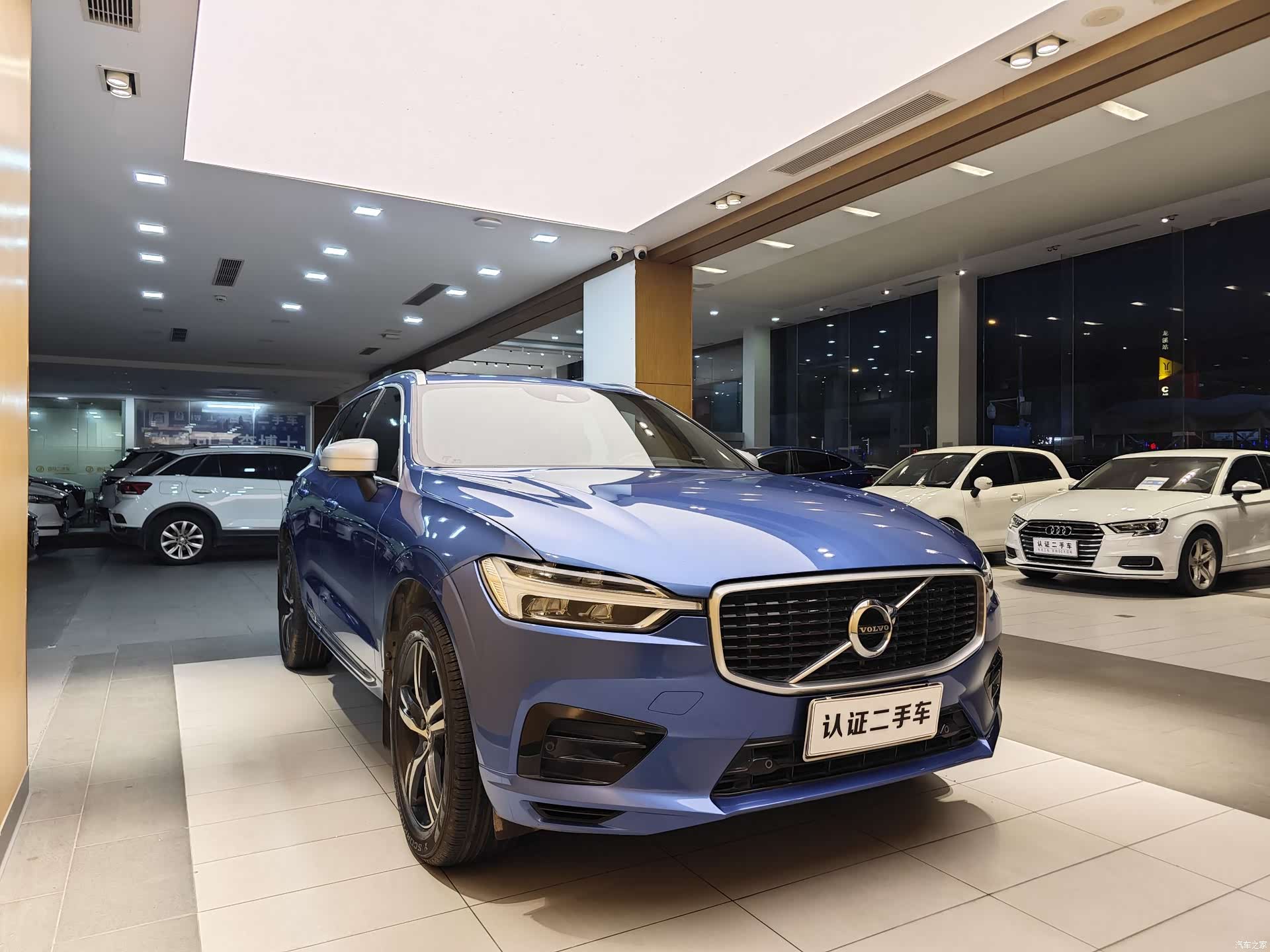 Volvo XC60, 2018 все фото