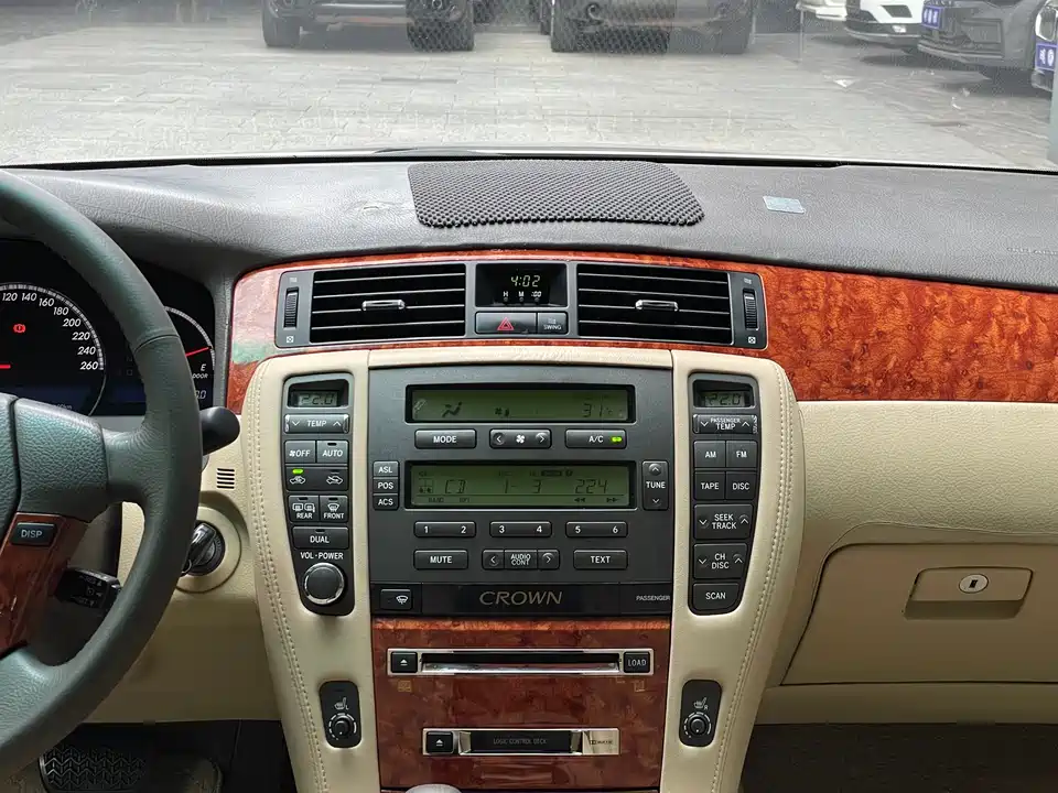 Toyota crown