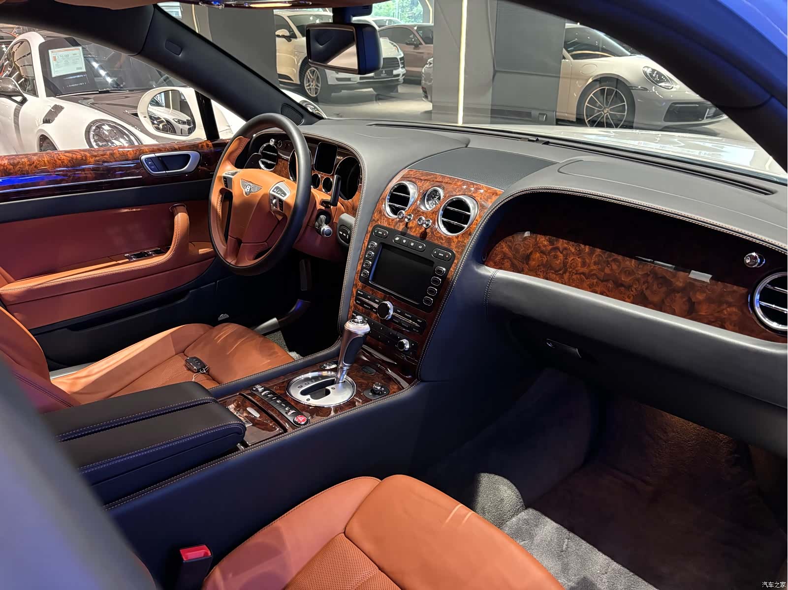Bentley Flying Spur, 2011 11