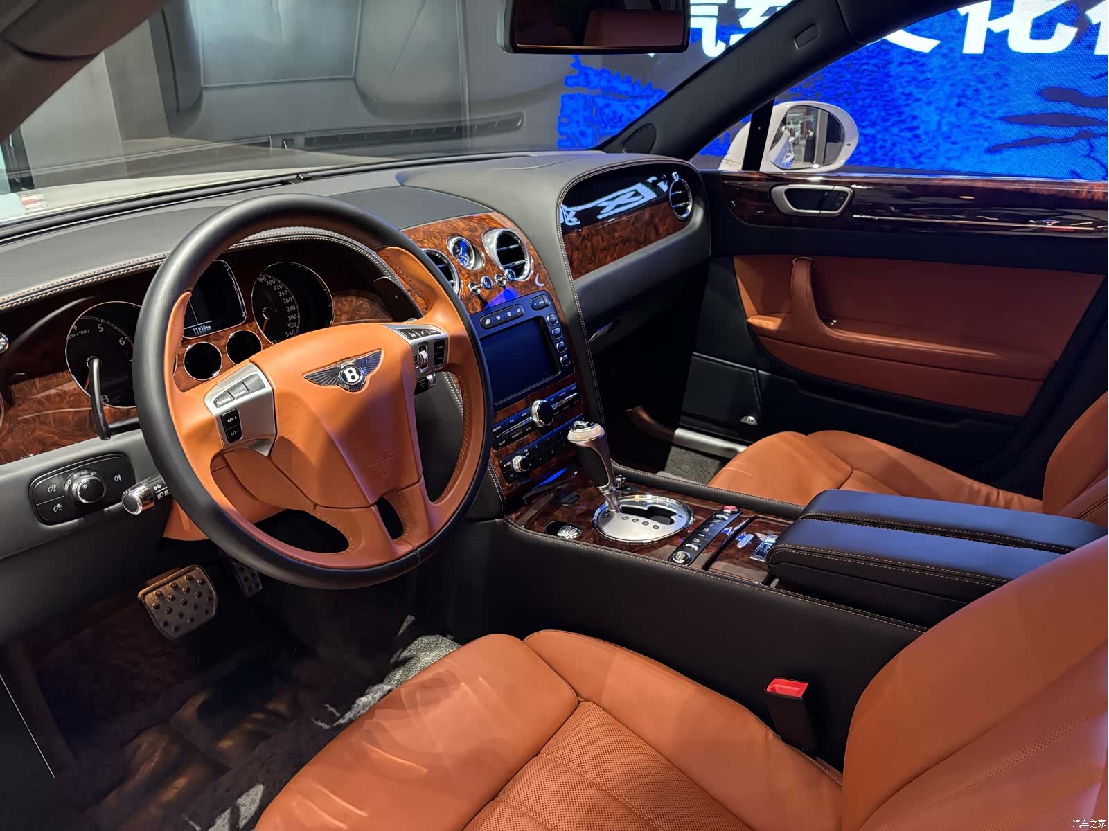 Bentley Flying Spur, 2011 8