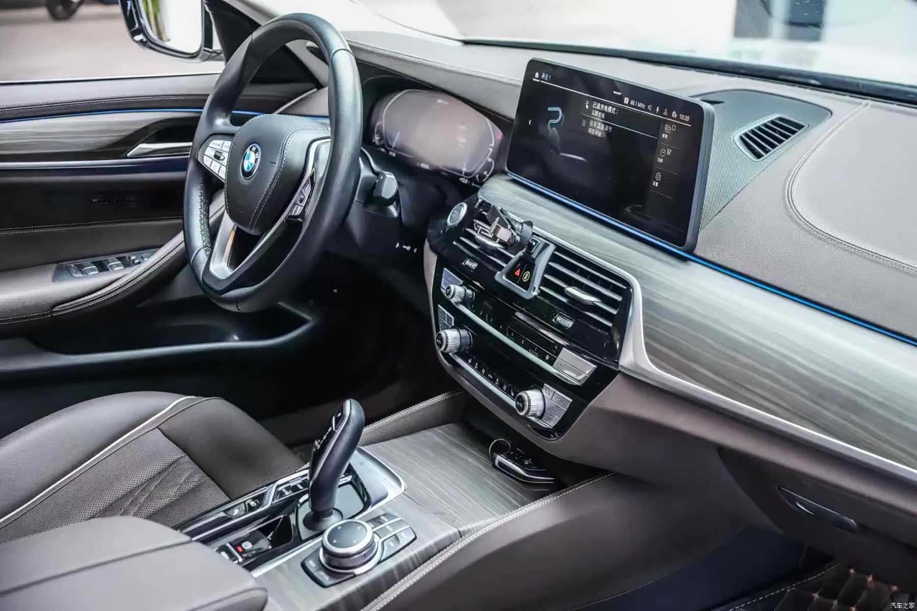 BMW 5 Series, 2022 4
