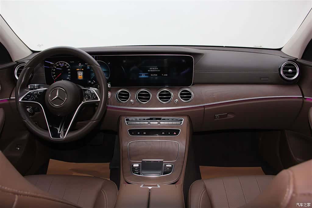 Mercedes-Benz E-Class, 2023 14