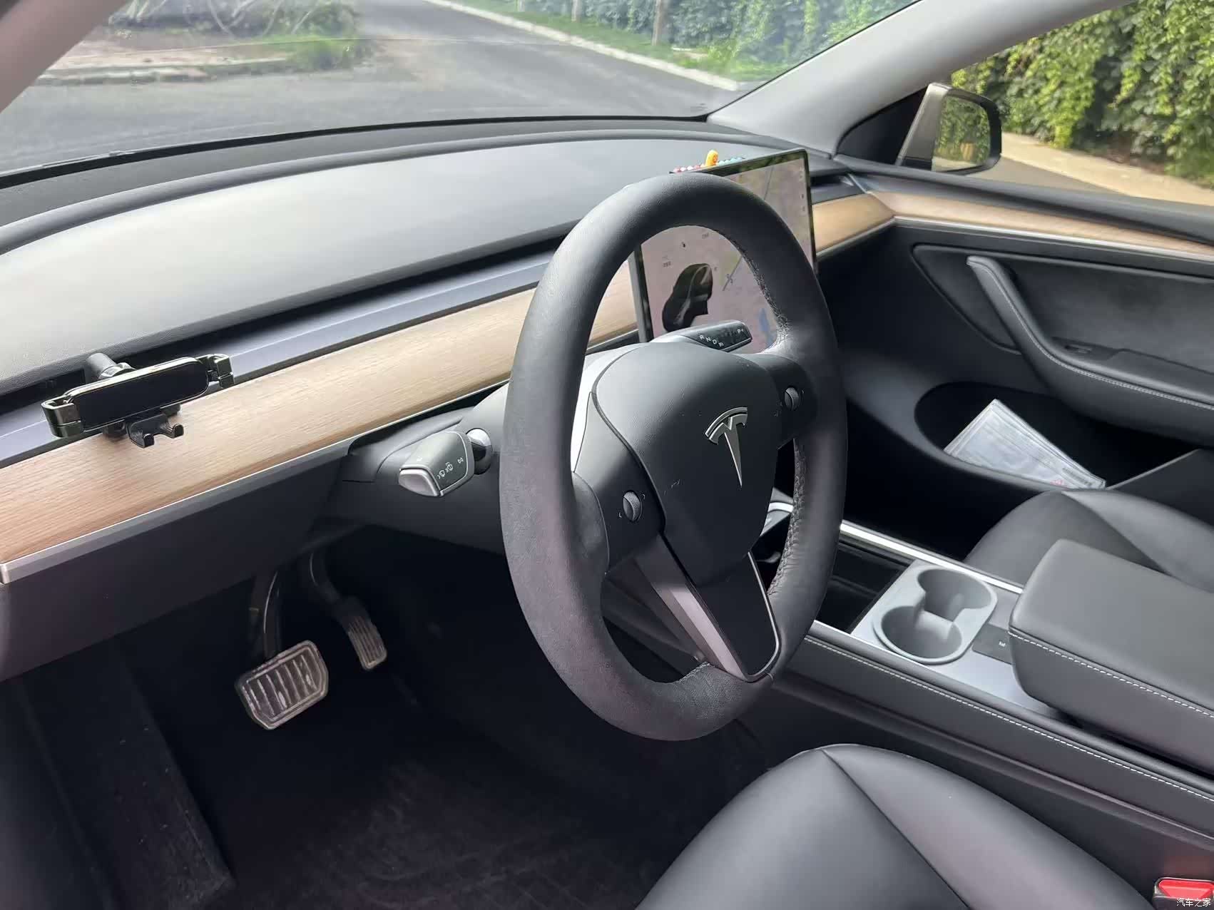 Tesla Model Y, 2021 12