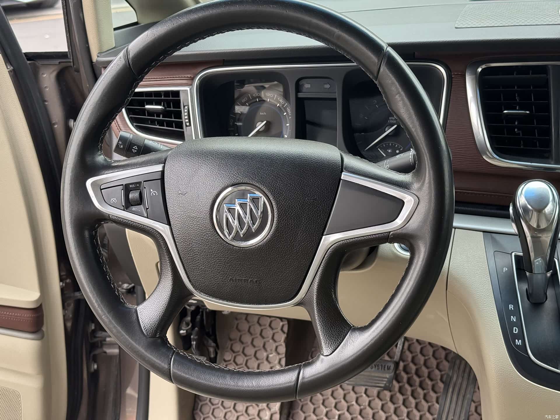 Buick GL8, 2015 24
