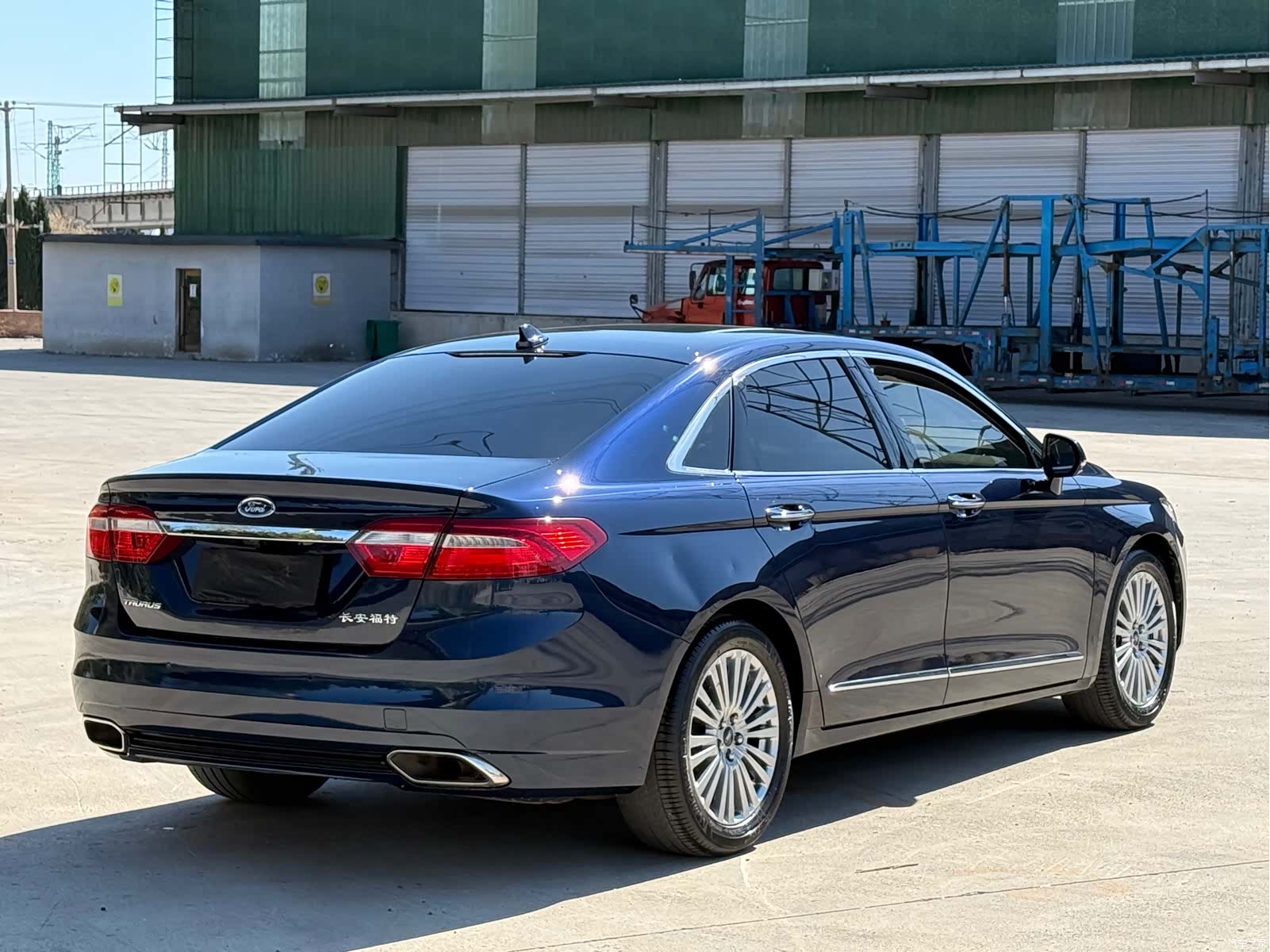 Ford Taurus, 2017 7