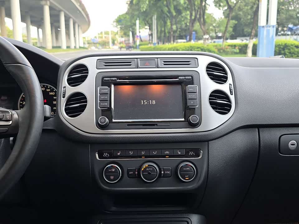 Volkswagen Tiguan Volkswagen Tiguan